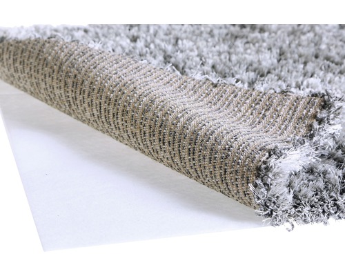 Tapis gris à poils longs