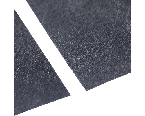 Gros plan sur la bande antidérapante