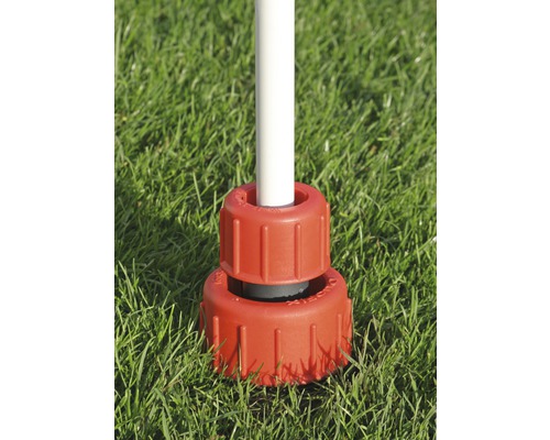 Fixation pour mât de drapeau dans la pelouse