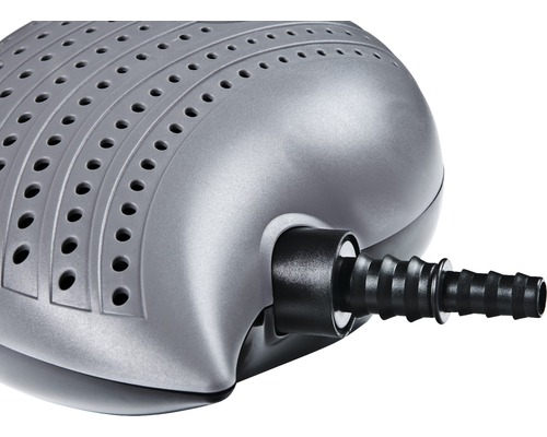 Detailaufnahme einer Teichbelüfterpumpe mit Belüftungsschlitzen und Schlauchanschluss