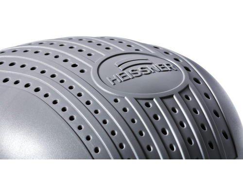 Detailaufnahme eines Heissner Produkts mit Löchern und dem Heissner Logo