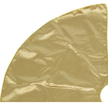 Dessous de sapin de Noël doré avec décorations