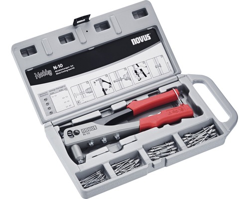 Set de pinces à riveter Novus dans une boîte à outils