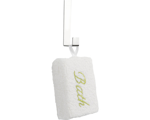 Handtuch mit Stickerei aufgehängt an einem Türhaken