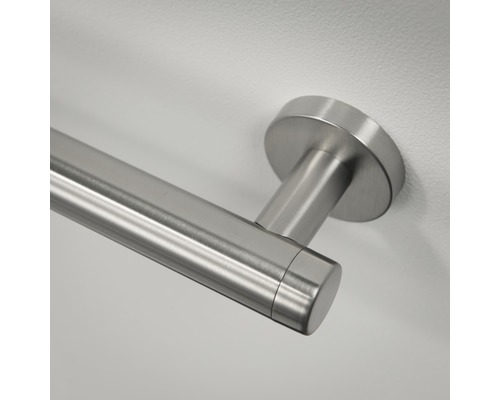 Edelstahl-Haltegriff an einer Wand montiert
