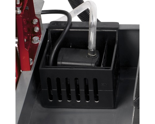 Wasserpumpe in einem Behälter mit Wasserkühlungssystem