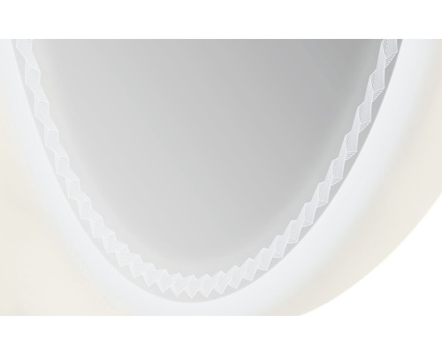 Découpe d''un rideau avec bordure décorative