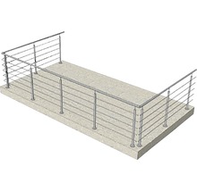Geländer aus Edelstahl mit horizontalen Füllstäben auf einer Betonfläche