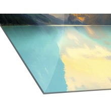 Gros plan d''une plaque en verre acrylique avec motif de paysage