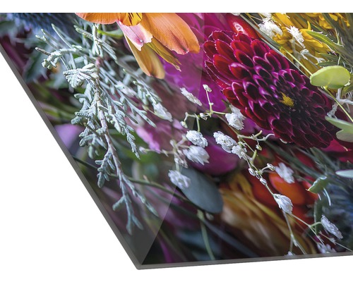 Gros plan d''une plaque en verre acrylique avec un motif floral