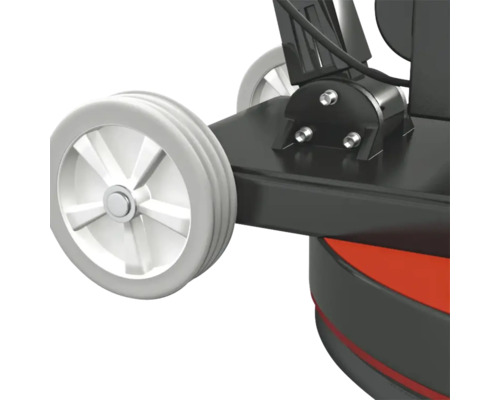 Detailaufnahme eines Rasenmähers mit Rädern