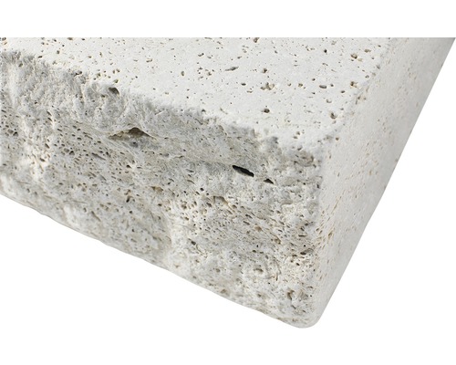 Bloc de travertin en gros plan