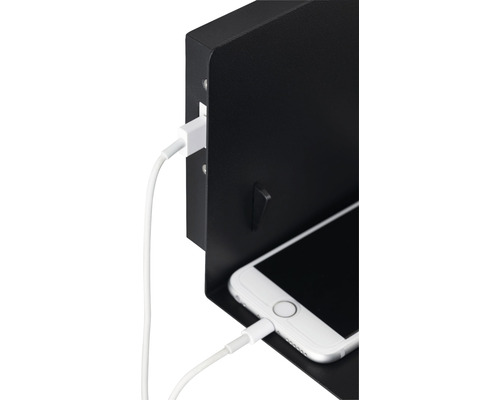 Schwarzes Wandregal mit Smartphone und Ladekabel