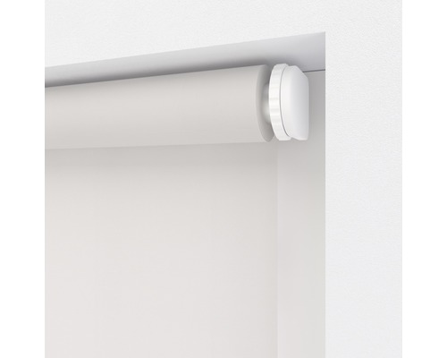 Store dans un cadre de fenêtre