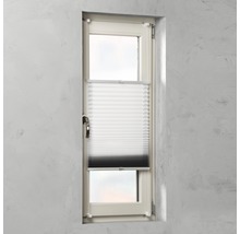 Fenêtre avec store plissé tendu pour la décoration de fenêtre et l''intimité