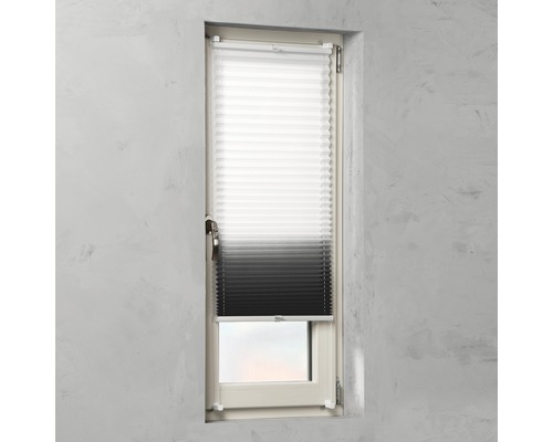 Store plissé sur la fenêtre pour la régulation de la lumière
