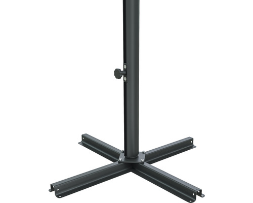 Support de parasol en métal avec base à quatre pieds et tige verrouillable.