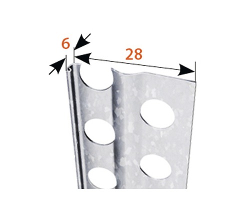 Detailaufnahme eines Metallregalträgers mit Lochmuster und Maßangaben