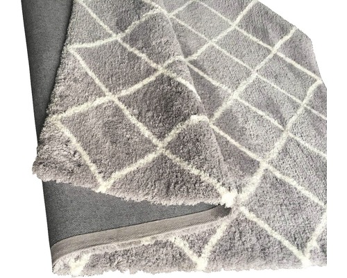 Tapis gris à motif losanges