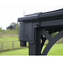 Detailaufnahme eines Pavillondachrinnen-Ablaufsystems.