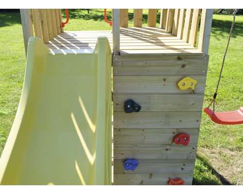 Tour de jeu en bois avec toboggan, mur d''escalade et balançoire