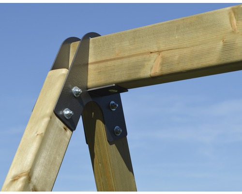 Vue détaillée d''une construction en bois avec des connecteurs métalliques et des vis