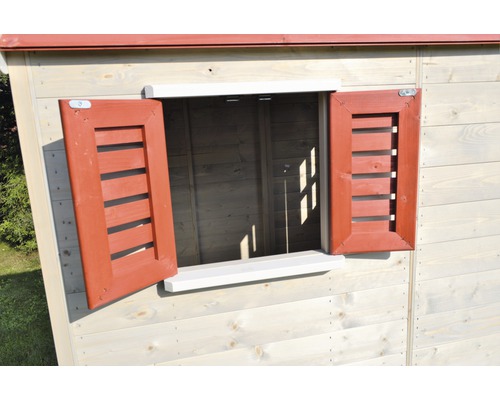 Vue détaillée d''une cabane de jeux en bois avec volets ouverts