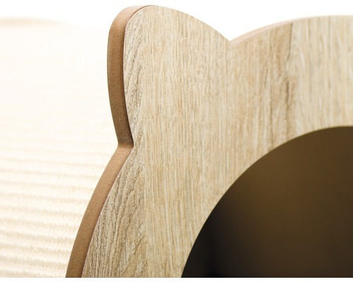 Detailansicht eines Katzenkratzbaums mit Höhle