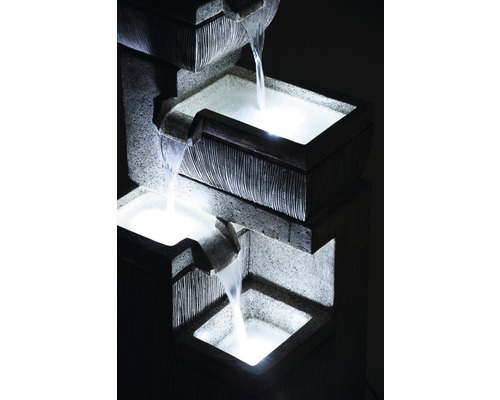 Mehrstufiger Zimmerbrunnen aus Stein mit LED Beleuchtung