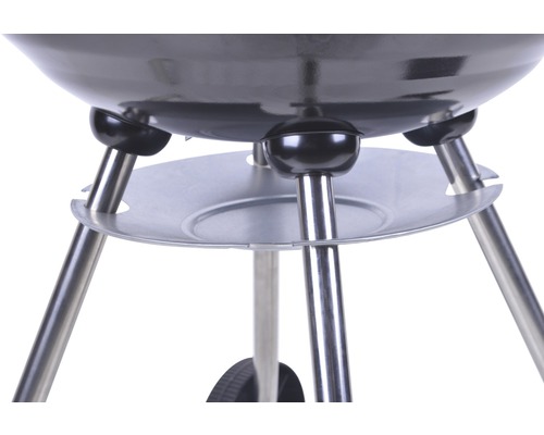 Vue détaillée d''un barbecue boule avec étagère