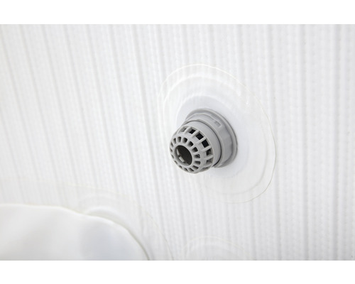 Detailaufnahme eines Ablassventils für einen Pool.