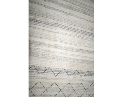 Teppich mit geometrischem Muster und Streifen