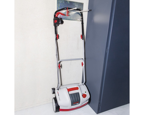 Scarificateur avec bac de ramassage pour l''entretien du jardin