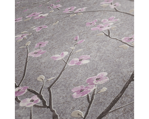 Gros plan d''un papier peint à motifs floraux