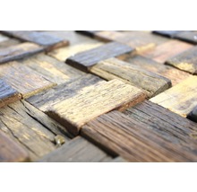 Gros plan de carreaux de bois en motif à chevrons