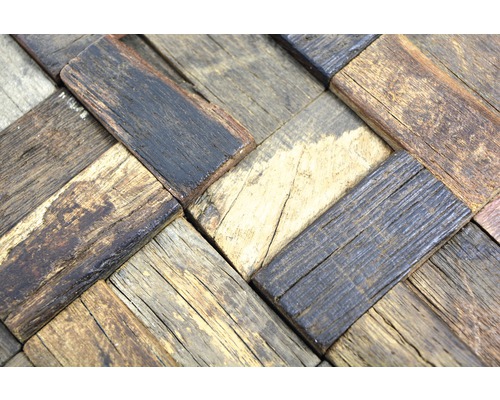 Detailaufnahme eines Musters aus Holzfliesen