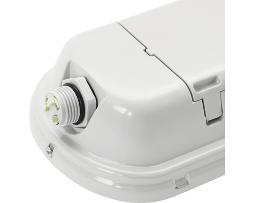 Gros plan d''un luminaire pour pièces humides avec presse-étoupe