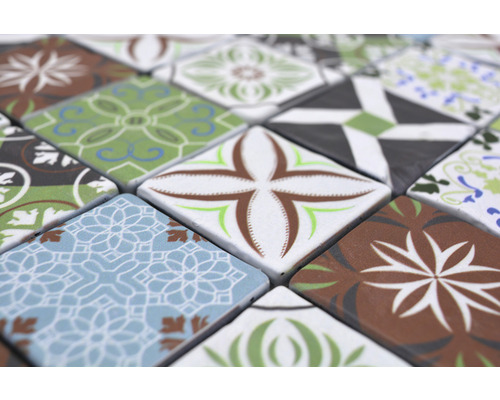 Nahaufnahme von gemusterten Fliesen