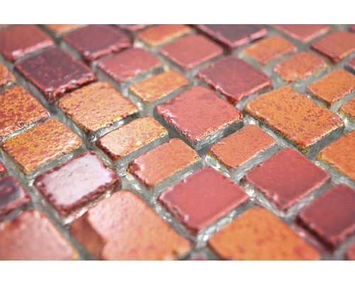 Nahaufnahme von roten Mosaikfliesen