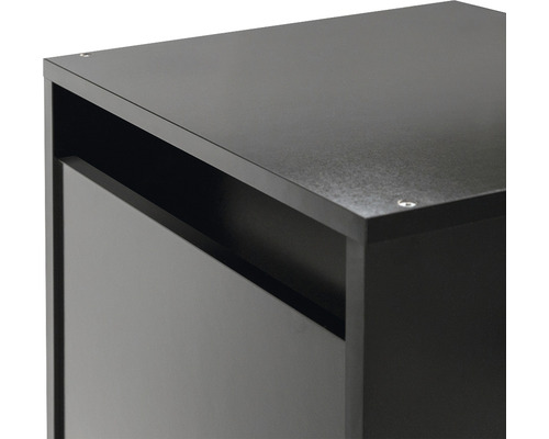 Vue détaillée d''une armoire de salle de bains noire