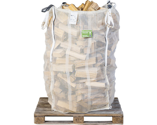 Brennholz im Big Bag auf einer Palette