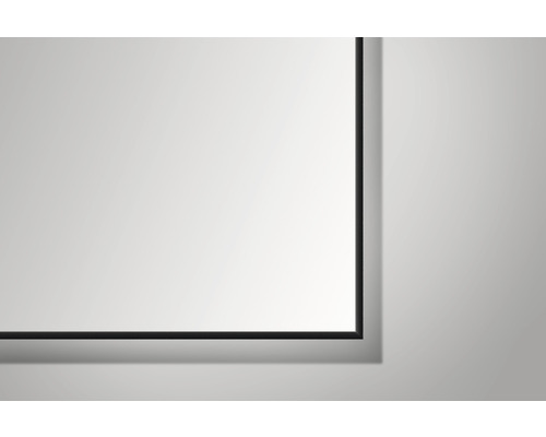 Vue détaillée d''un miroir avec cadre étroit