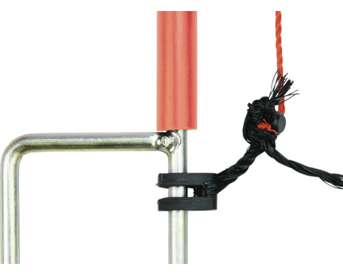 Vue détaillée d''un cadre métallique avec des éléments en plastique et une corde