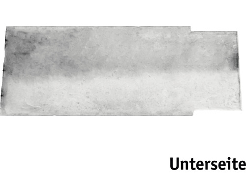 Dessous d''un caniveau de douche