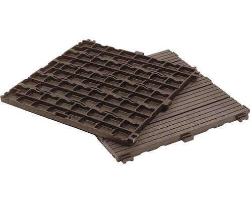 Deux dalles de terrasse en plastique