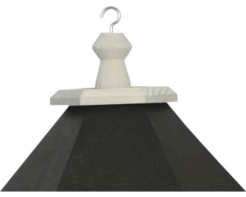 Vue détaillée d''un hôtel à insectes suspendu avec crochet de suspension