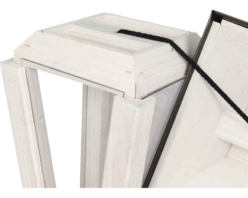 Vue détaillée d''un cadre photo en bois avec suspension à cordon