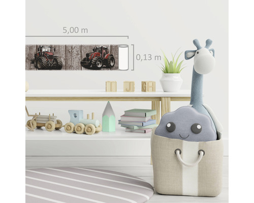 Frise murale avec motifs de tracteurs dans une chambre d''enfant, longueur cinq mètres, hauteur 0,13 mètre