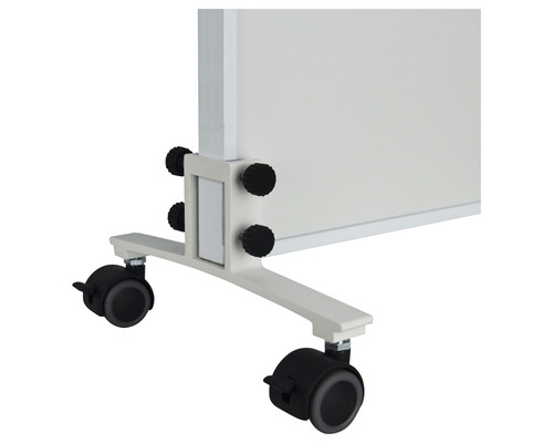 Detailansicht einer Whiteboard-Halterung mit Rollen
