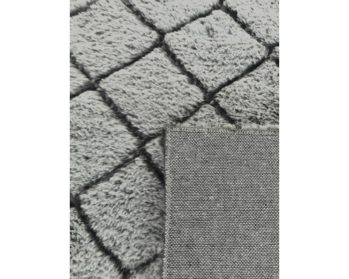 Hochflor Teppich mit geometrischem Muster